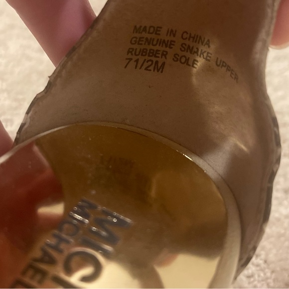 Michael Kors Sandals Size 7.5 - Picture 5 of 6